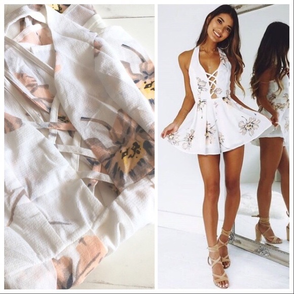 *CLEARANCE* Camile Ivory Floral Romper - Picture 5 of 8